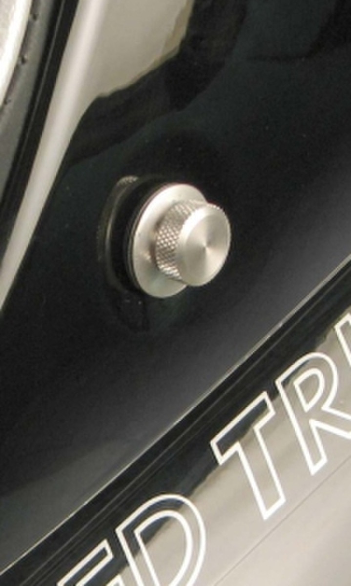Triumph Daytona Speed Triple (2005-2007) Cowl knurled screw